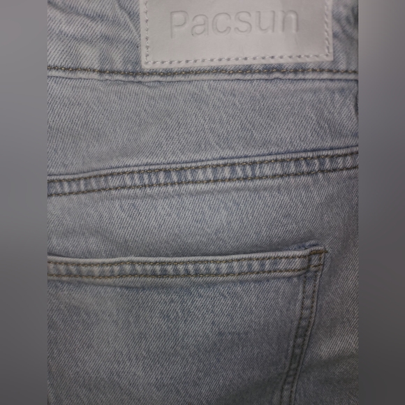 Pacsun Women's Light Wash Denim Cut Off Shorts Size 27 - Picture 4 of 5
